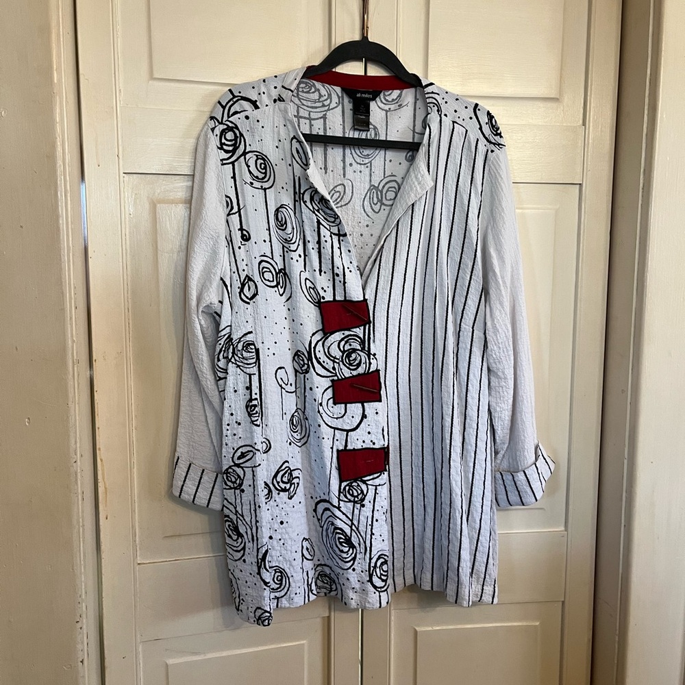 Ali mile’s shirt/jacket.  Size 2x